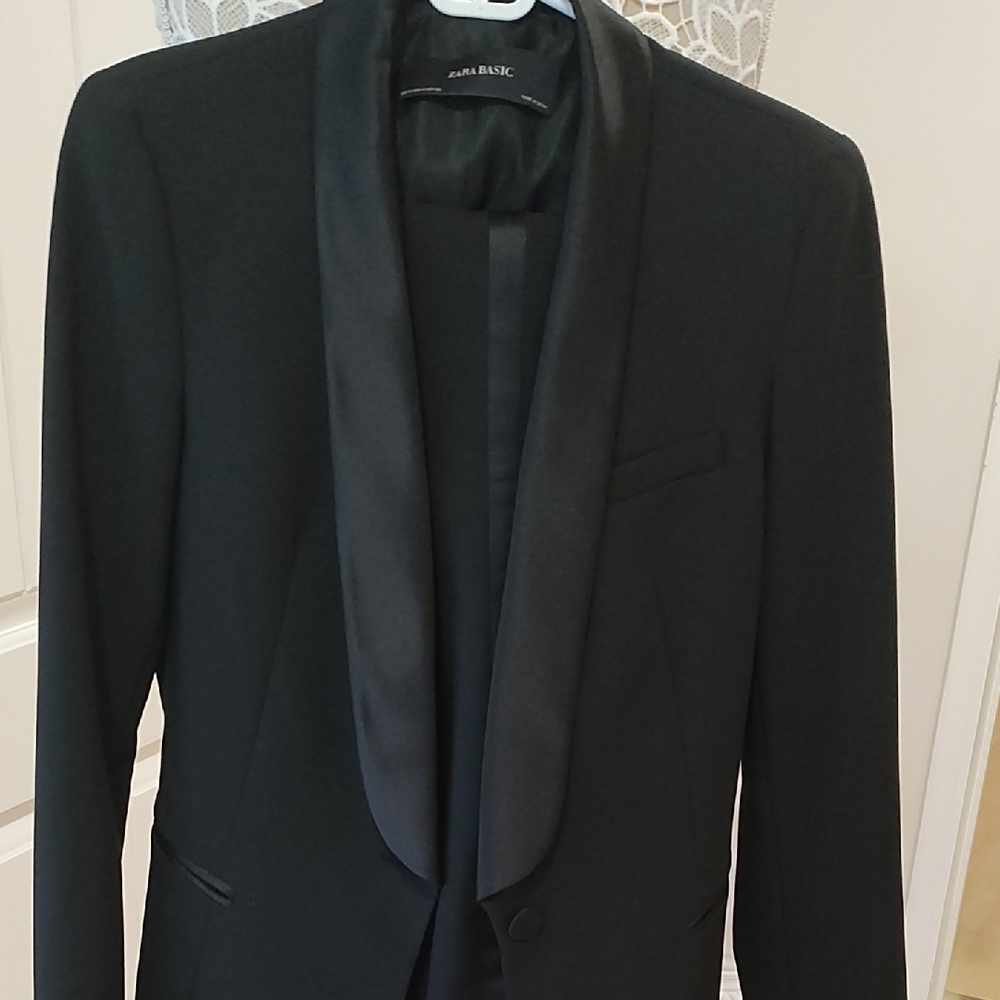 Zara Elegant Black Tuxedo Blazer